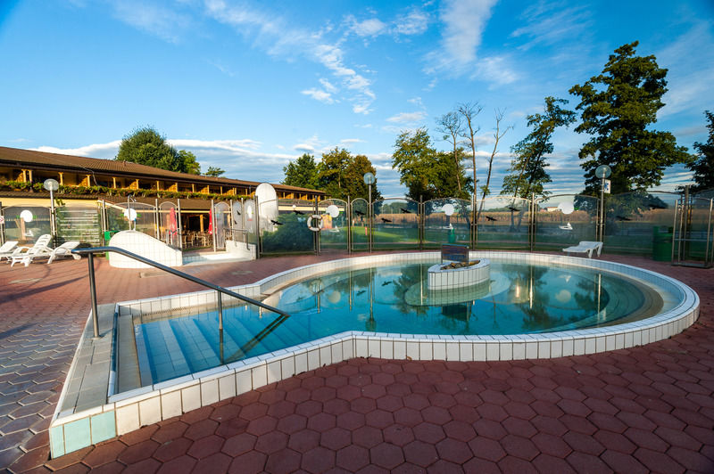 Terme Banovci - Hotel Zeleni Gaj Veržej Εξωτερικό φωτογραφία